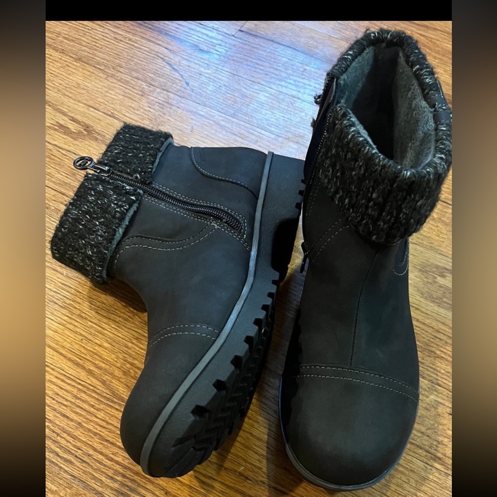 JBU Karissa water resistant booties 7-1/2